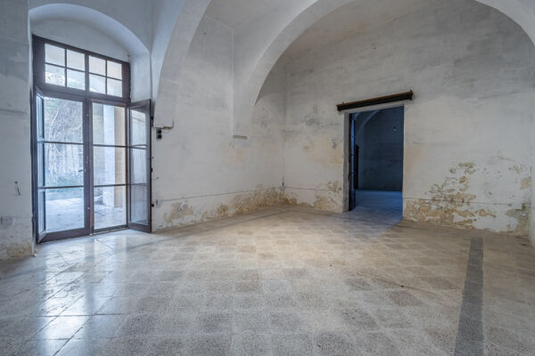 Mdina, Unconverted Palazzo - Ref No 005311 - Image 10