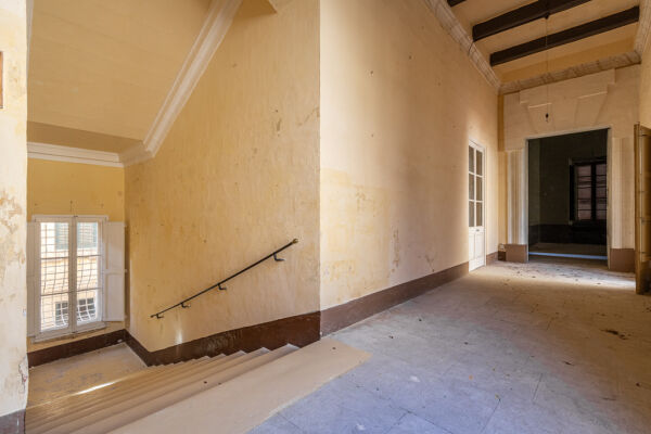 Mdina, Unconverted Palazzo - Ref No 005311 - Image 19