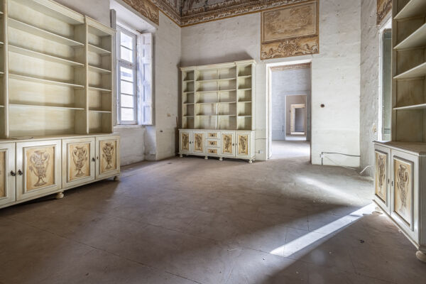 Mdina, Unconverted Palazzo - Ref No 005311 - Image 16