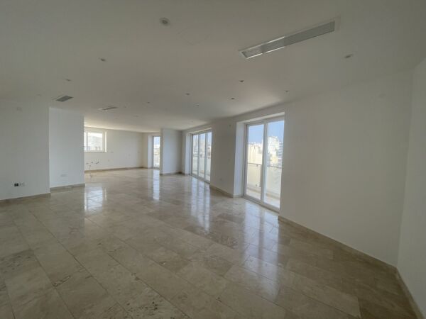 Sliema, Finished Apartment - Ref No 005371 - Image 4