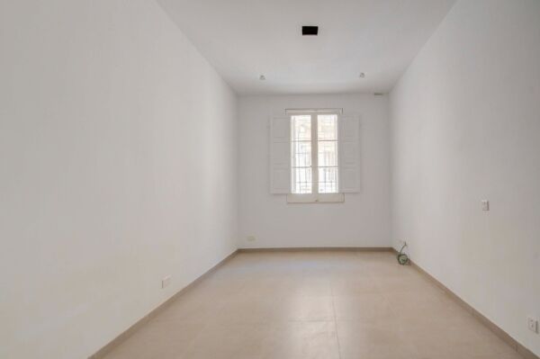 Sliema, Finished Duplex Apartment - Ref No 005376 - Image 4