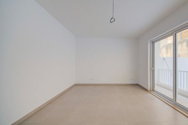 Sliema, Finished Duplex Apartment - Ref No 005376 - Image 2