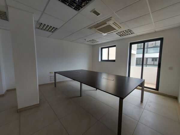 Sliema, Finished Office - Ref No 005473 - Image 6