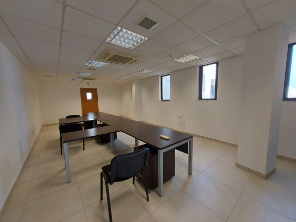 Sliema, Finished Office - Ref No 005473 - Image 7