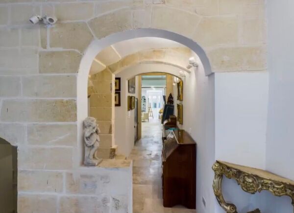 Valletta, Converted Palazzo - Ref No 005623 - Image 7