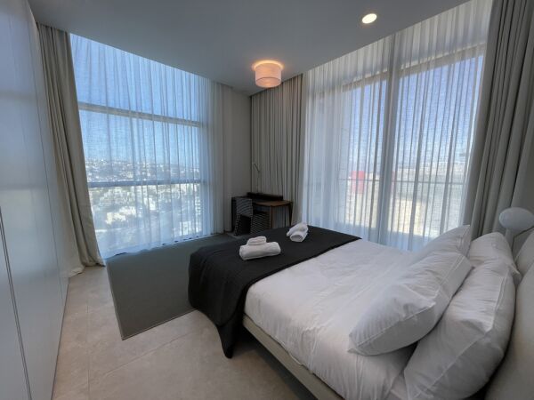 Pender Gardens, Luxury Furnished Apartment - Ref No 005682 - Image 2