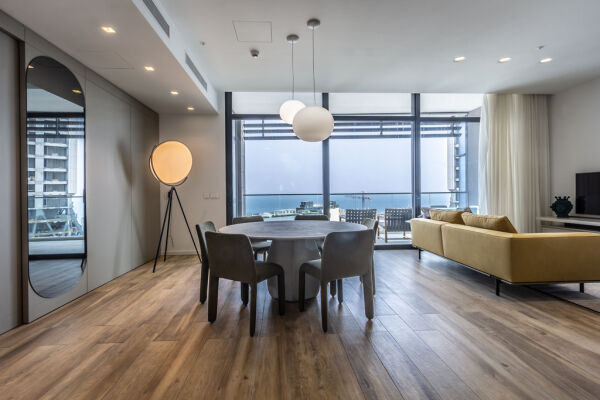 Pender Gardens, Luxury Furnished Apartment - Ref No 005683 - Image 2