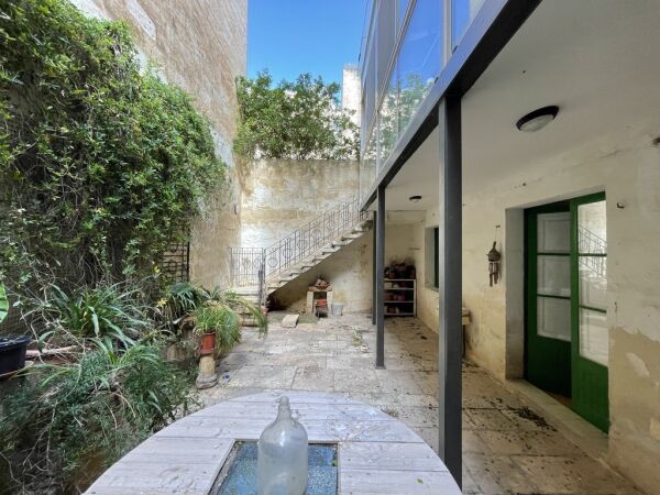 Sliema, Converted Town House - Ref No 005706 - Image 10