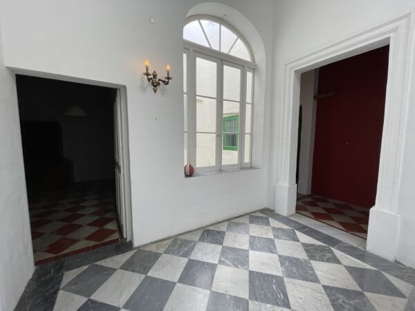 Sliema, Converted Town House - Ref No 005706 - Image 11