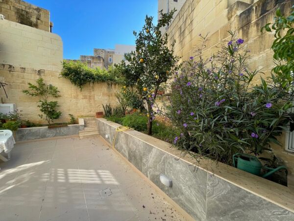 Sliema, Furnished Town House - Ref No 005918 - Image 2