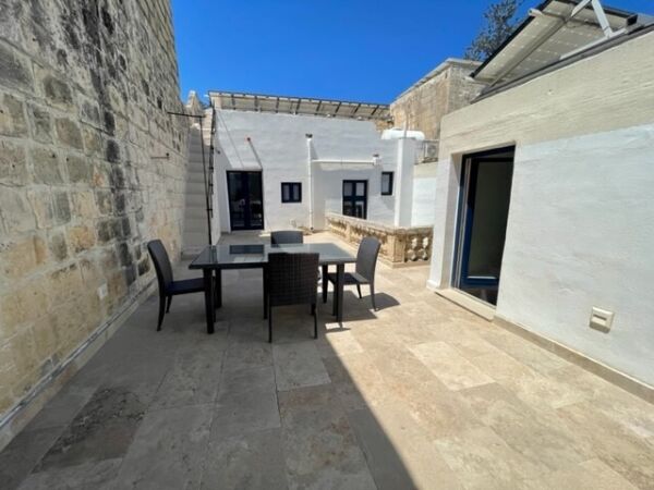 Naxxar, Converted House of Character - Ref No 005999 - Image 18