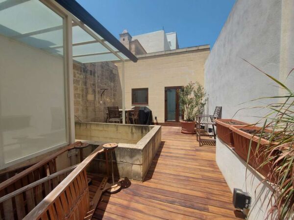 Valletta, Finished Duplex Penthouse - Ref No 006065 - Image 10