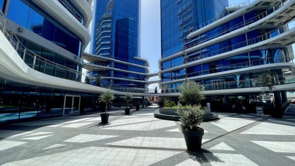 The Quad Business Towers, Finished Office - Ref No 006234 - Image 2