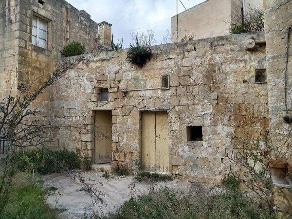 Qormi, Unconverted House of Character - Ref No 006310 - Image 4