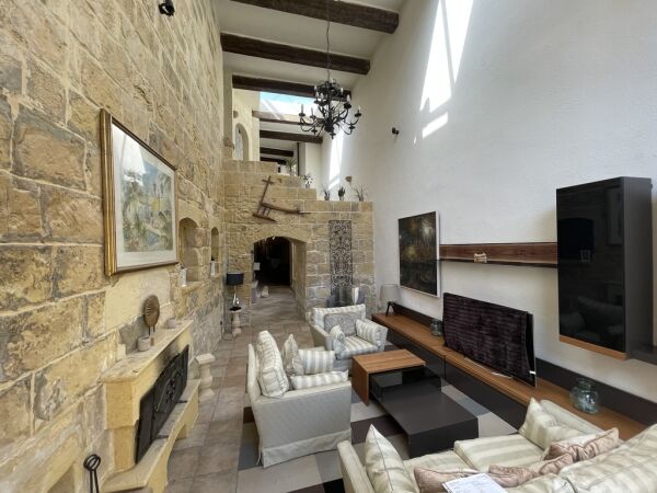 San Lawrenz (Gozo), Converted House of Character - Ref No 006542 - Image 9