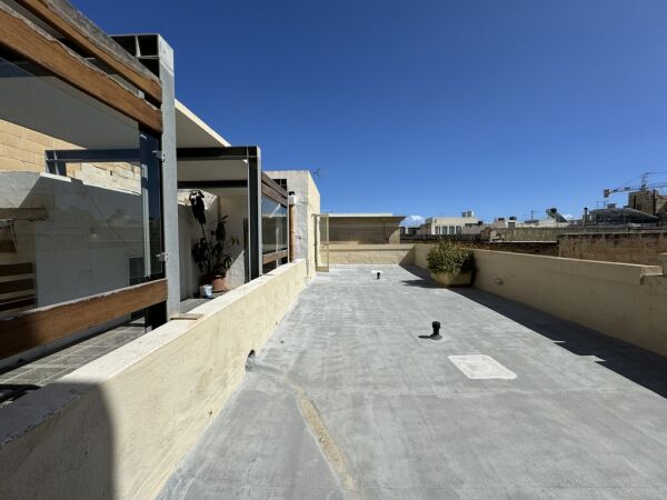 Valletta Converted Town House - Ref No 006563 - Image 27