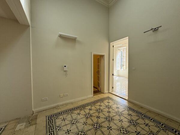 Valletta Converted Town House - Ref No 006563 - Image 16