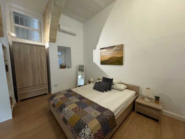 Valletta Converted Town House - Ref No 006563 - Image 21
