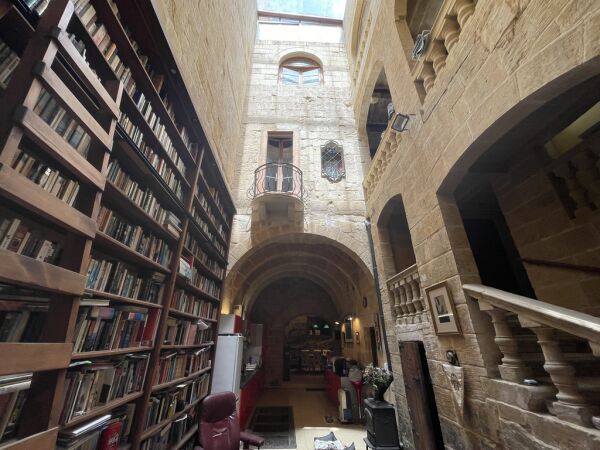 Valletta, Converted Town House - Ref No 006598 - Image 2