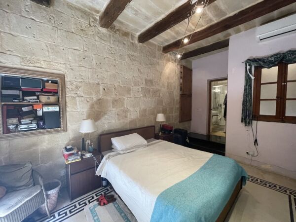 Valletta, Converted Town House - Ref No 006598 - Image 8