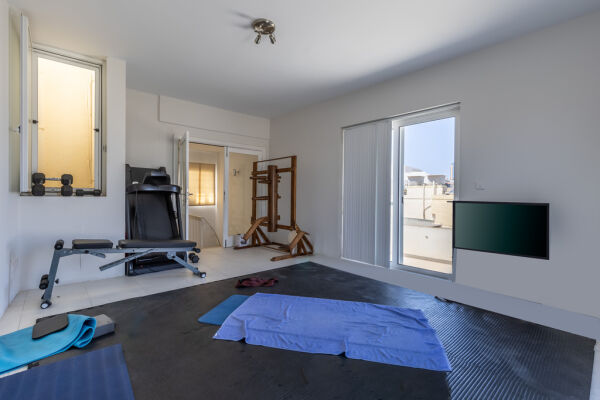 St Julians, Converted Town House - Ref No 006691 - Image 14