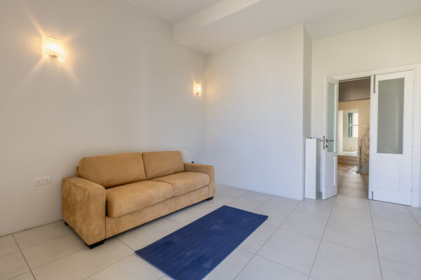 St Julians, Converted Town House - Ref No 006691 - Image 11
