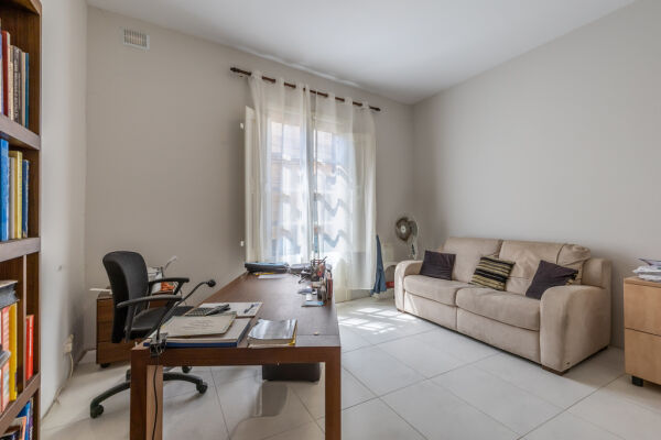 St Julians, Converted Town House - Ref No 006691 - Image 10