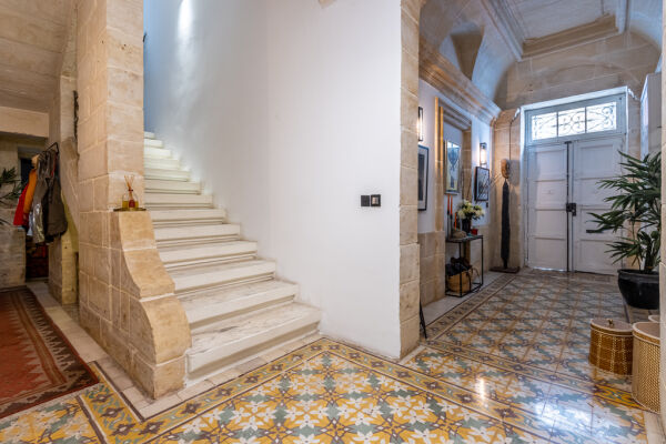 Floriana Town House - Ref No 006838 - Image 6