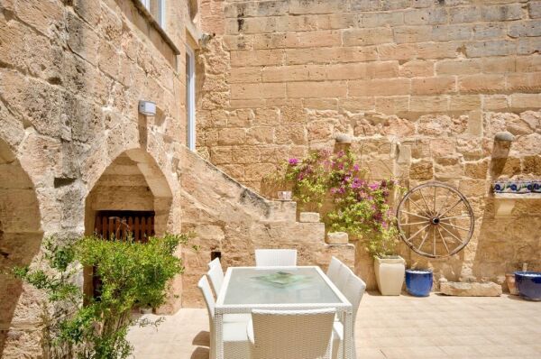Dingli, Converted House of Character - Ref No 006975 - Image 4