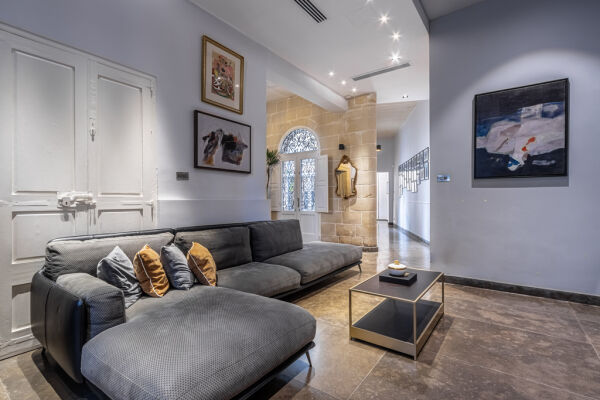 Lija, Converted Town House - Ref No 006981 - Image 1