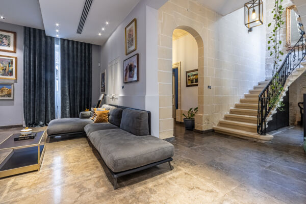 Lija, Converted Town House - Ref No 006981 - Image 2
