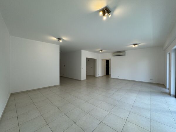 Pender Gardens Finished Apartment - Ref No 007277 - Image 2