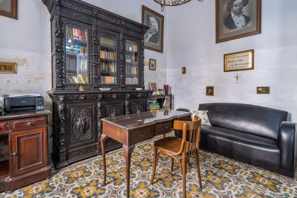 Sliema Unconverted Town House - Ref No 007278 - Image 6