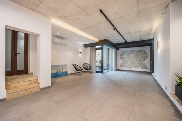 Sliema Furnished Town House - Ref No 007315 - Image 9