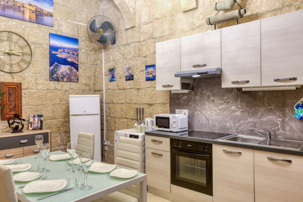 Valletta Furnished Town House - Ref No 007359 - Image 4
