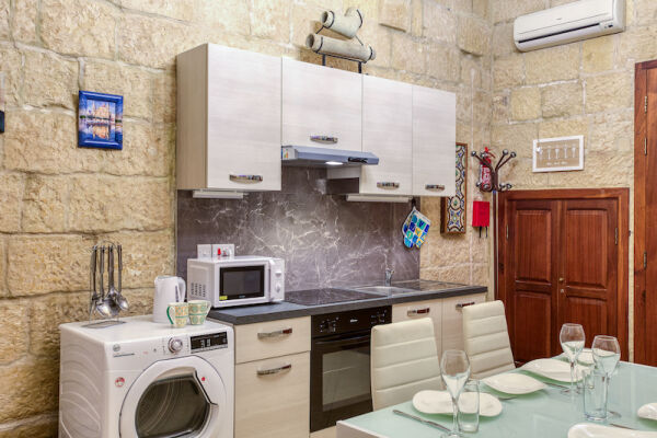 Valletta Furnished Town House - Ref No 007359 - Image 5