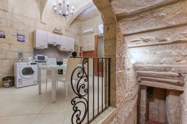 Valletta Furnished Town House - Ref No 007359 - Image 6