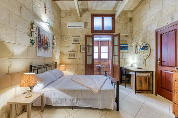 Valletta Furnished Town House - Ref No 007359 - Image 9