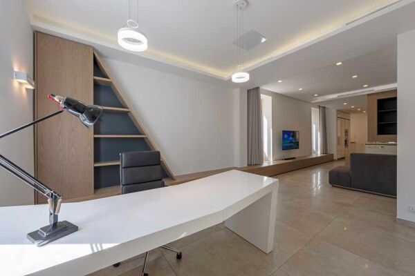 Sliema Furnished Town House - Ref No 007433 - Image 11