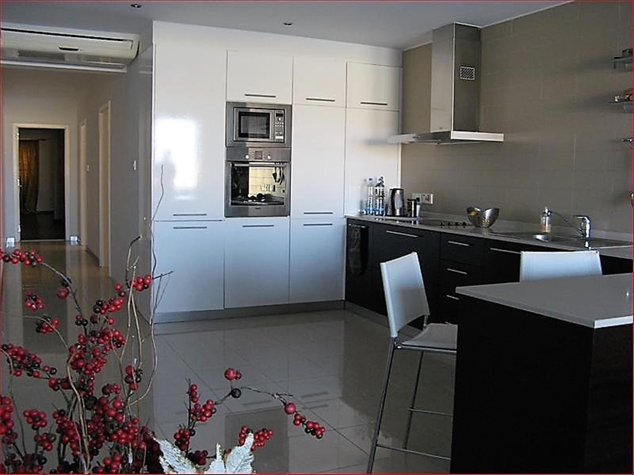 Vittoriosa (Birgu) Apartment - Ref No 000858 - Image 4
