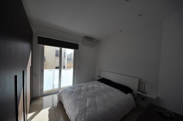 Sliema, Luxurious Finish Apartment - Ref No 001366 - Image 8