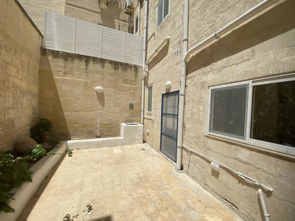 Sliema, Furnished Town House - Ref No 003620 - Image 6