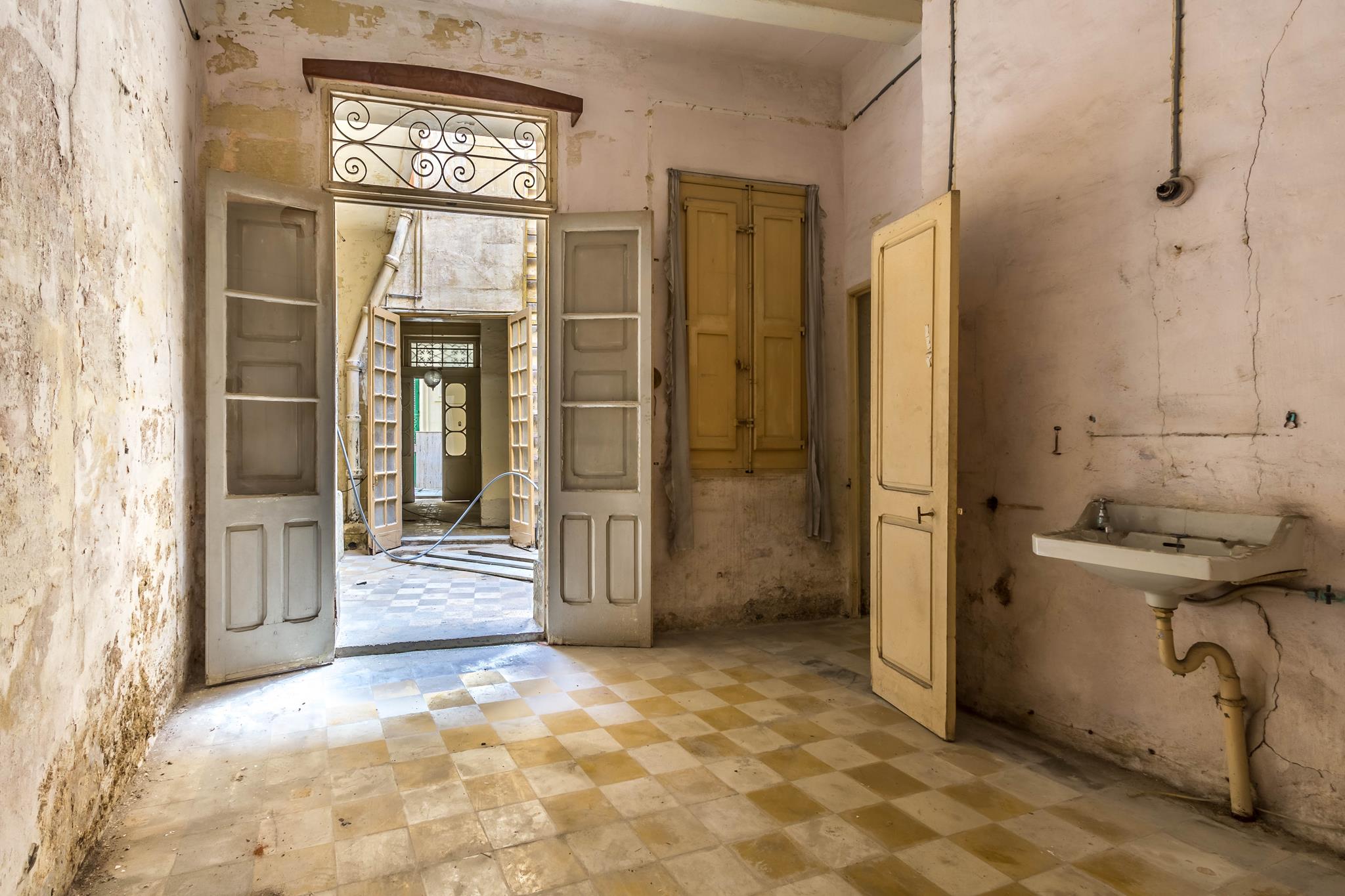 Vittoriosa (Birgu) Town House - Ref No 004889 - Image 8