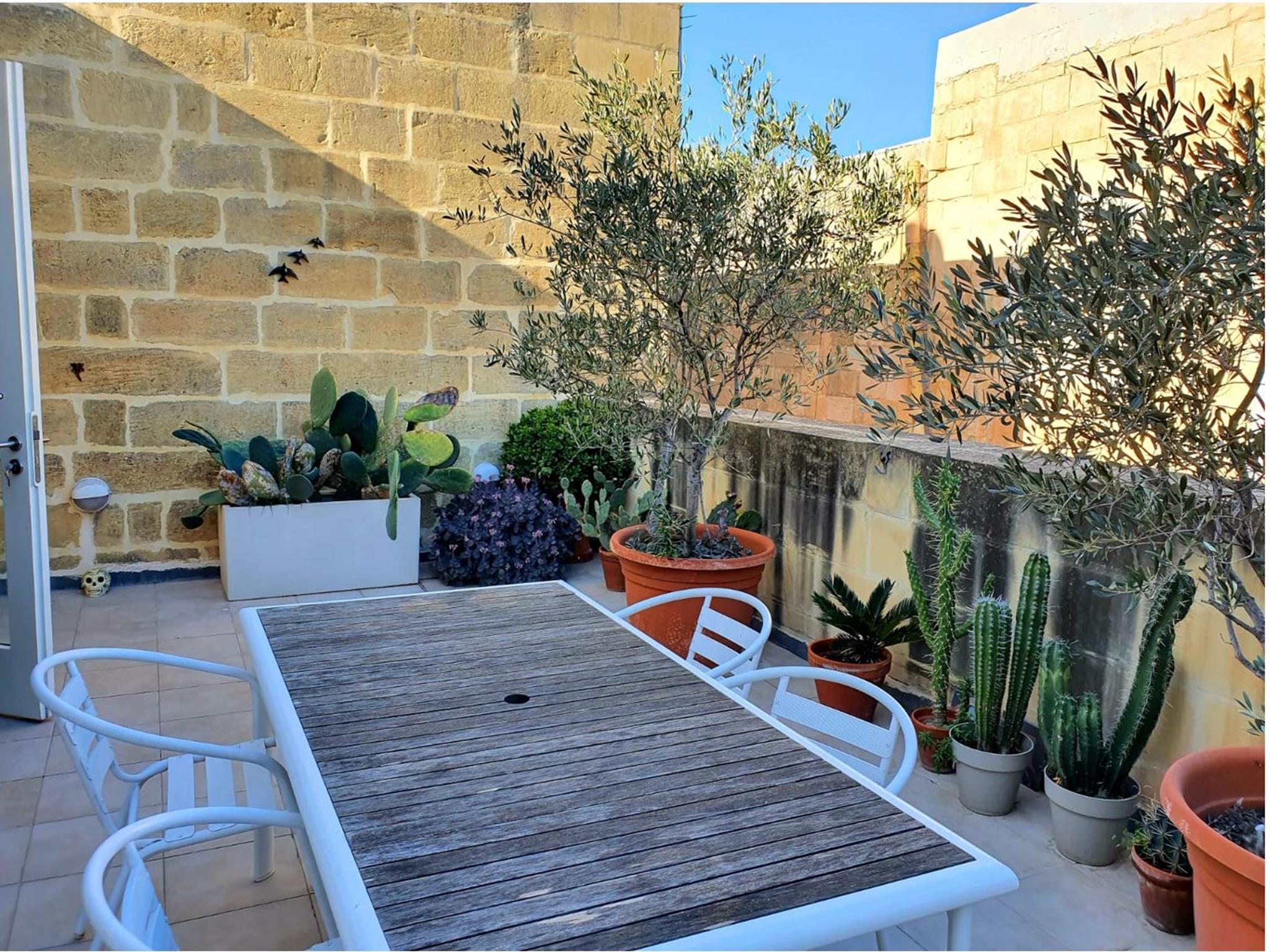 Valletta Penthouse - Ref No 005350 - Image 1