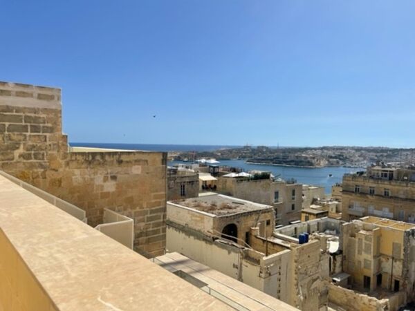Valletta, Finished Office Block - Ref No 005457 - Image 8