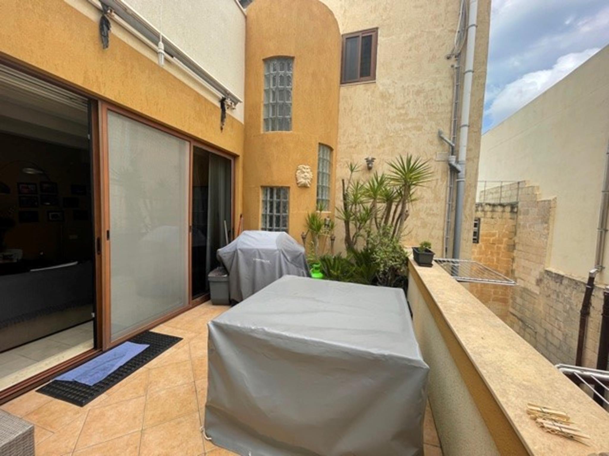 Valletta Apartment - Ref No 005477 - Image 7