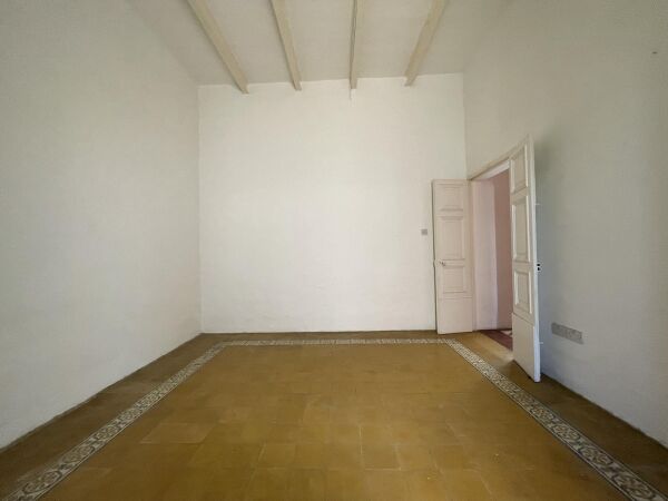Sliema, Converted Town House - Ref No 005706 - Image 15