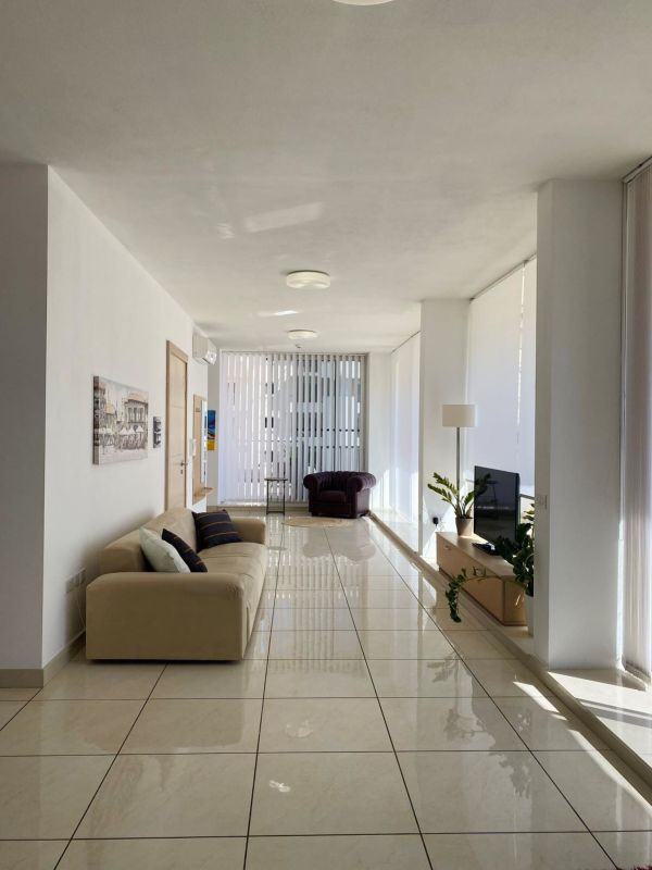 Gzira, Furnished Penthouse - Ref No 006162 - Image 10