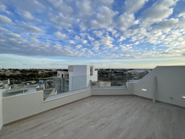 Gharghur, Luxurious Penthouse - Ref No 006259 - Image 1
