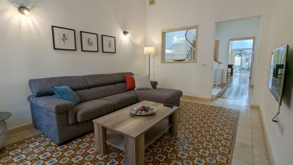 Sliema, Furnished Town House - Ref No 006531 - Image 1